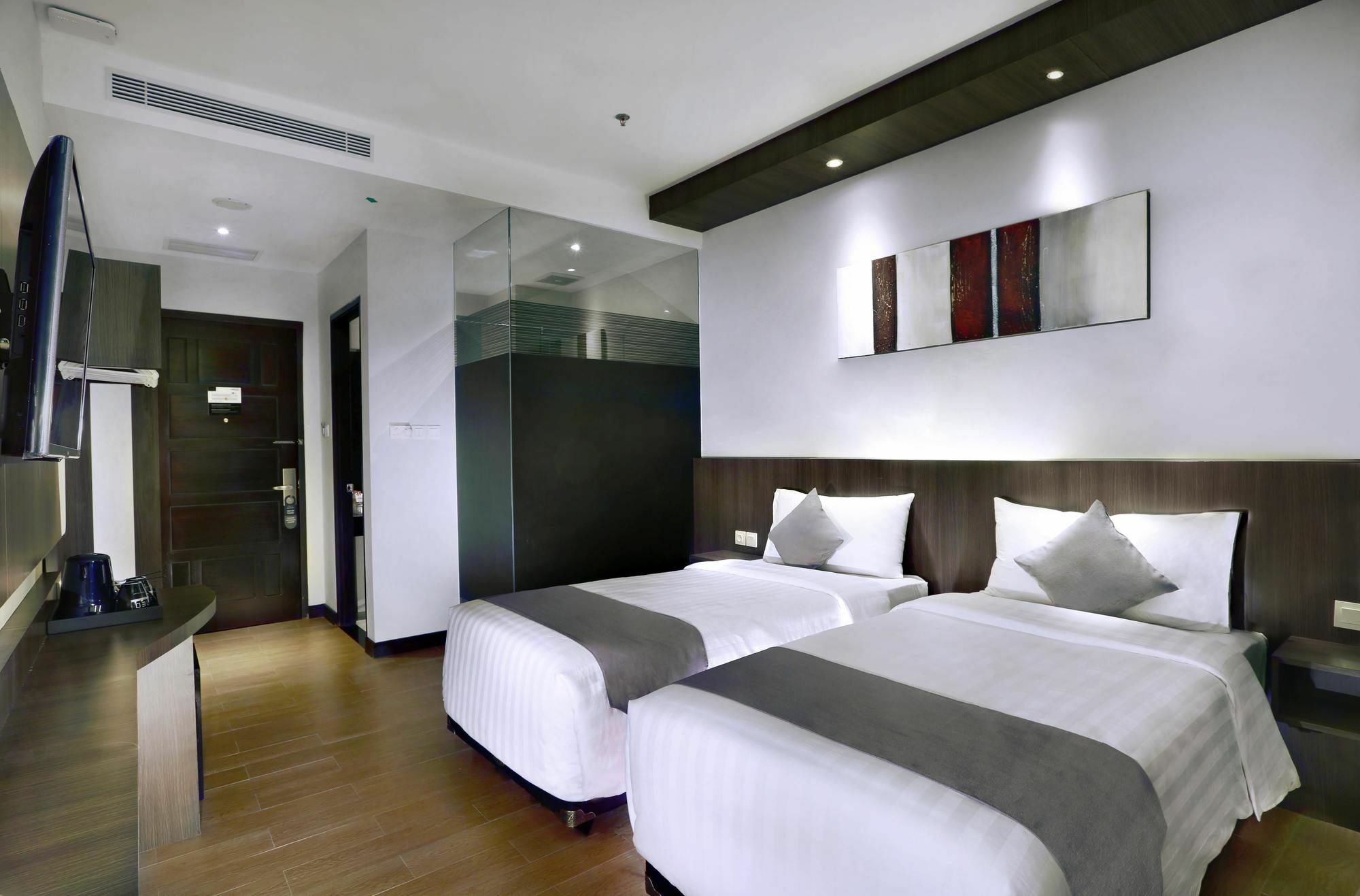 Neo Dipatiukur Bandung By Aston Hotel Buitenkant foto