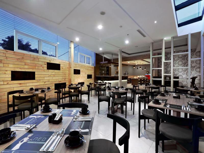 Neo Dipatiukur Bandung By Aston Hotel Buitenkant foto